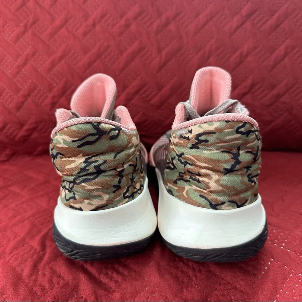Nike Kyrie‎ Flytrap 5 Moon Fossil Pink Gaze Camo